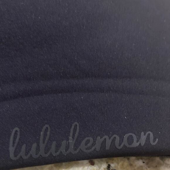 Lululemon - Black wire-free clasp back Hold True bra, 34C - Picture 2 of 6